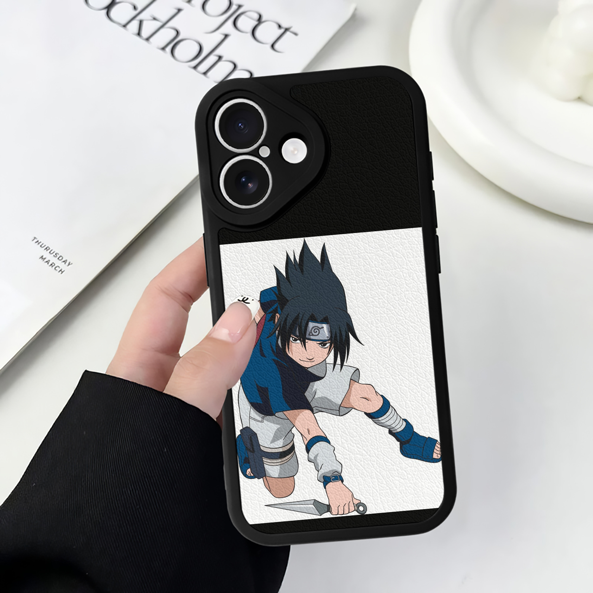 （画像用） NARUTO -ナルト- うちは サスケ Uchiha Sasuke 【iPhone 16シリーズ対応】シリコンスマホケース（レザー調） 材質：シリコン